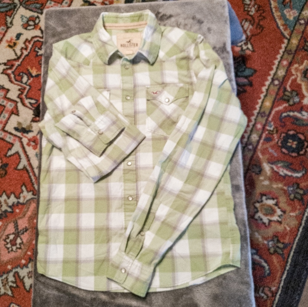 Hollister snap up dress shirt